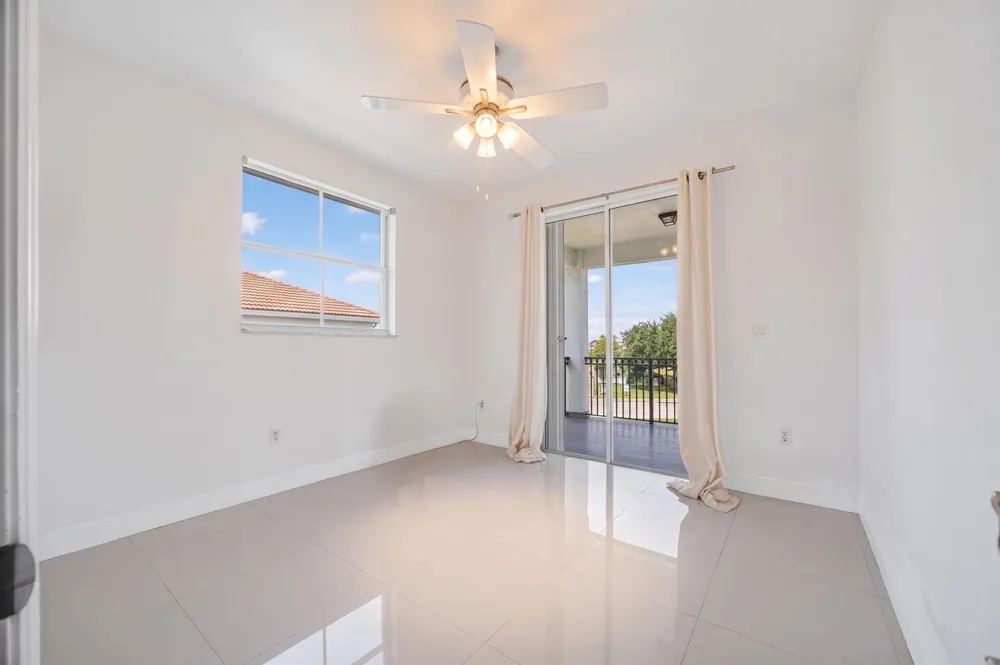 16401 SW 78th Terrace Miami, FL 33193