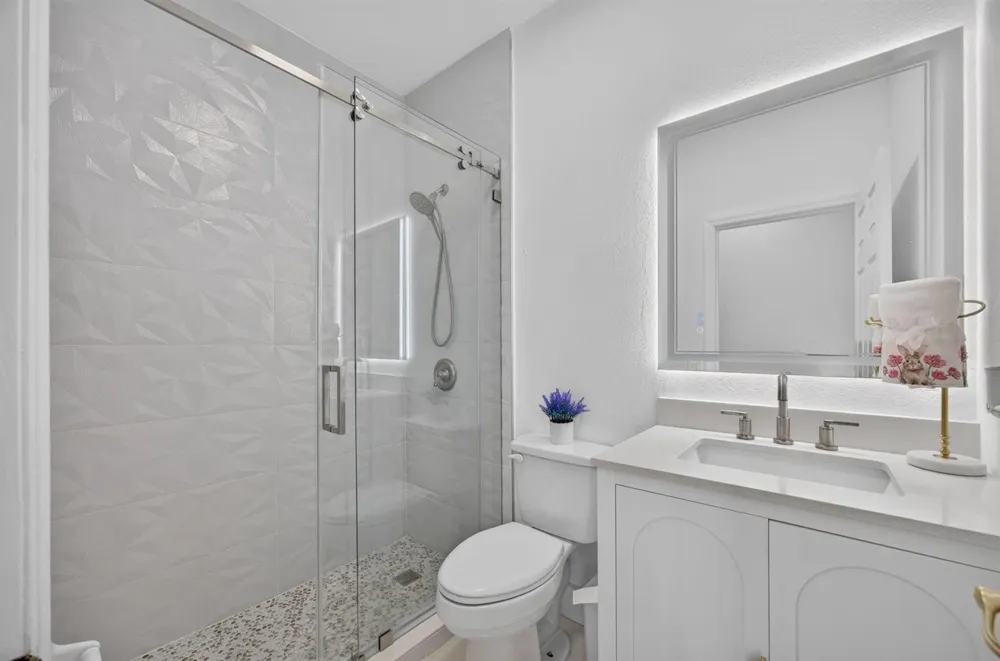 16401 SW 78th Terrace Miami, FL 33193