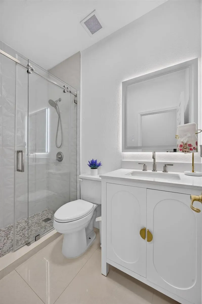 16401 SW 78th Terrace Miami, FL 33193