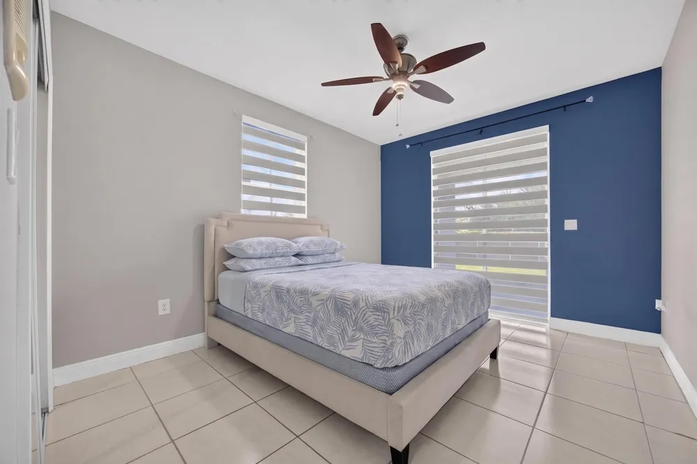 16401 SW 78th Terrace Miami, FL 33193