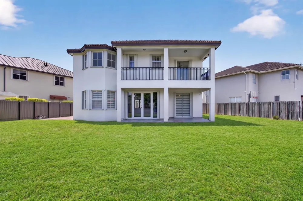 16401 SW 78th Terrace Miami, FL 33193