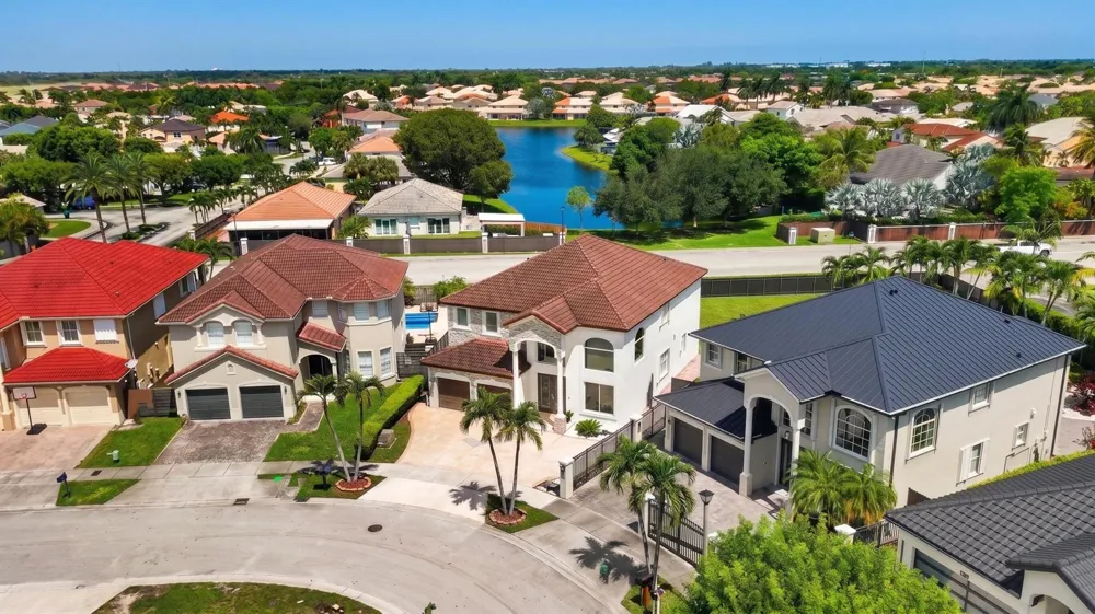 16401 SW 78th Terrace Miami, FL 33193