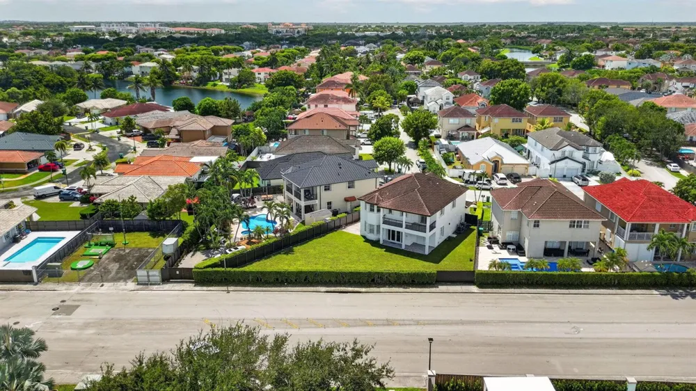 16401 SW 78th Terrace Miami, FL 33193