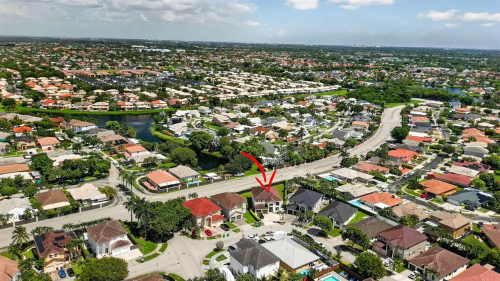 16401 SW 78th Terrace Miami, FL 33193