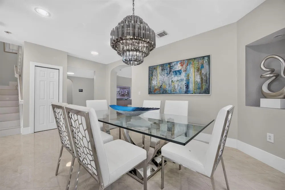 16401 SW 78th Terrace Miami, FL 33193