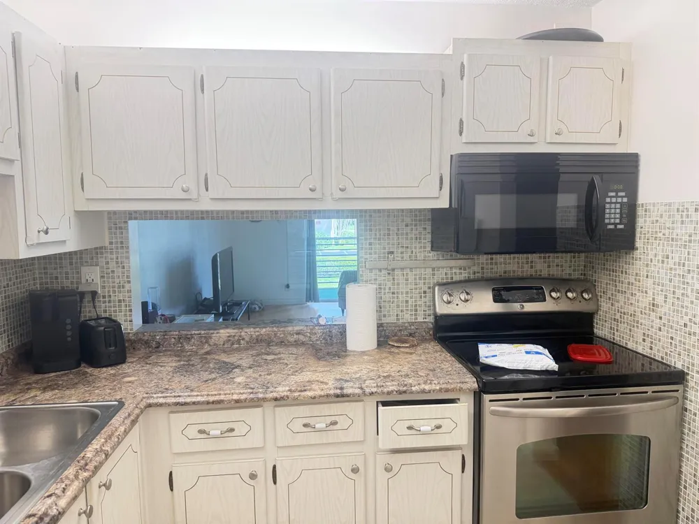 2640 Garden Drive S #202 Lake Worth, FL 33461
