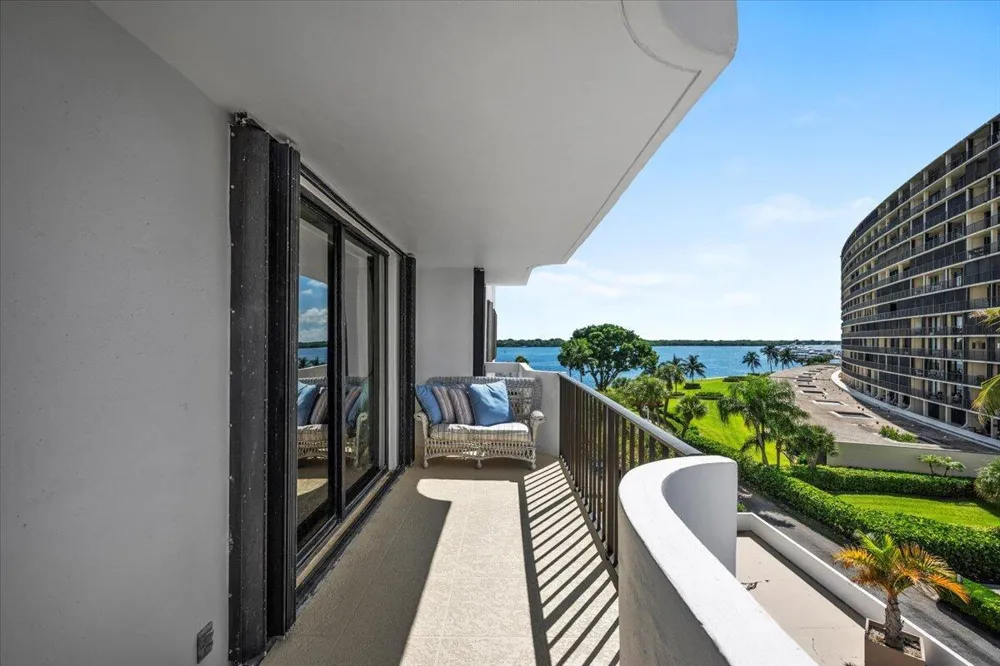 1200 MARINE WAY #304 North Palm Beach, FL 33408