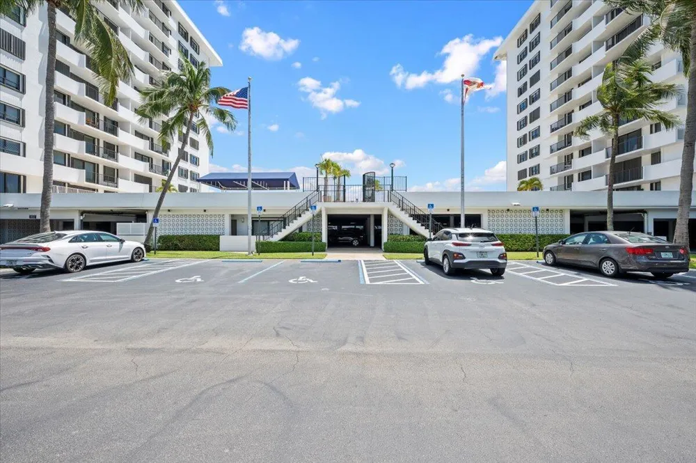 1200 MARINE WAY #304 North Palm Beach, FL 33408