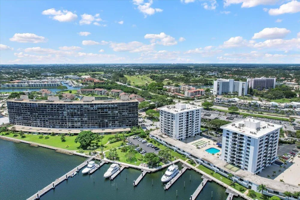 1200 MARINE WAY #304 North Palm Beach, FL 33408