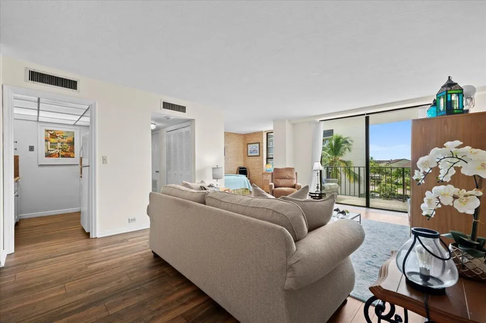 1200 MARINE WAY #304 North Palm Beach, FL 33408