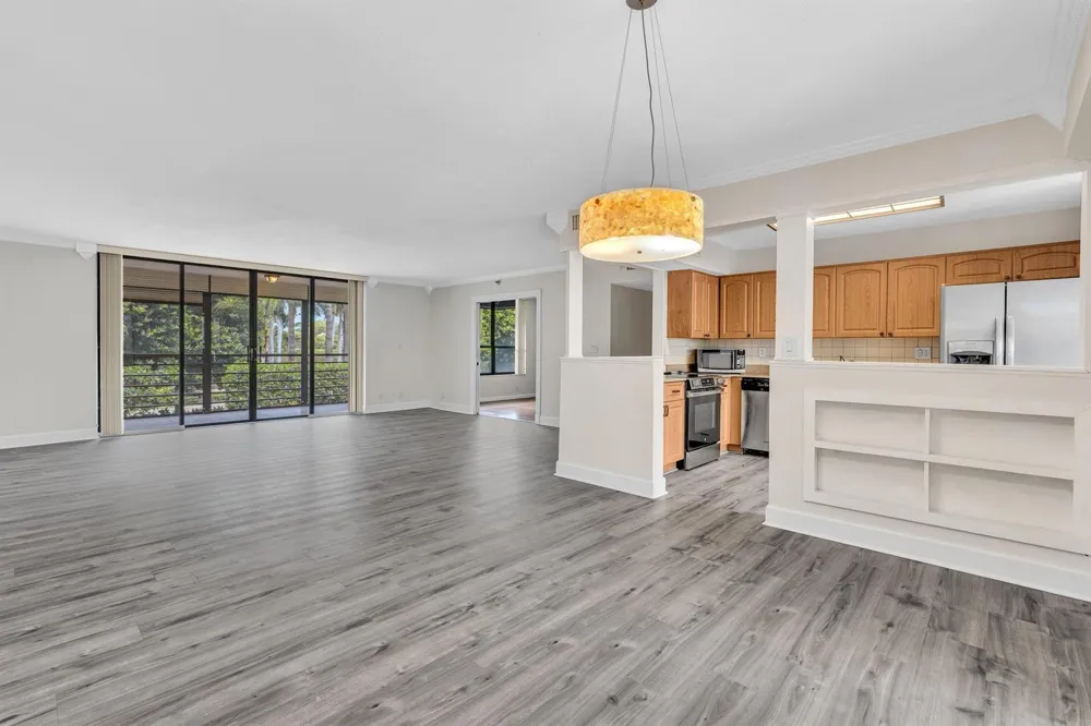 7564 REGENCY LAKE DRIVE #202 Boca Raton, FL 33433