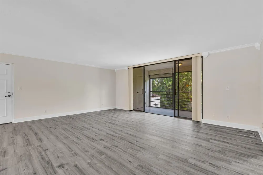 7564 REGENCY LAKE DRIVE #202 Boca Raton, FL 33433