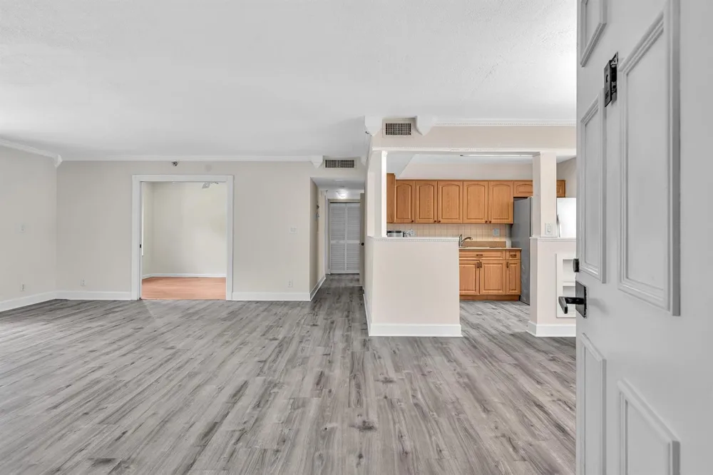 7564 REGENCY LAKE DRIVE #202 Boca Raton, FL 33433