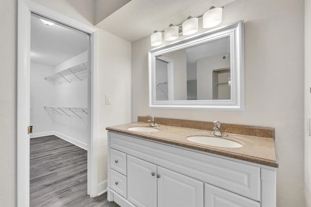 7564 REGENCY LAKE DRIVE #202 Boca Raton, FL 33433