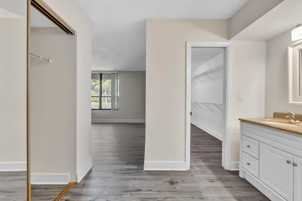 7564 REGENCY LAKE DRIVE #202 Boca Raton, FL 33433
