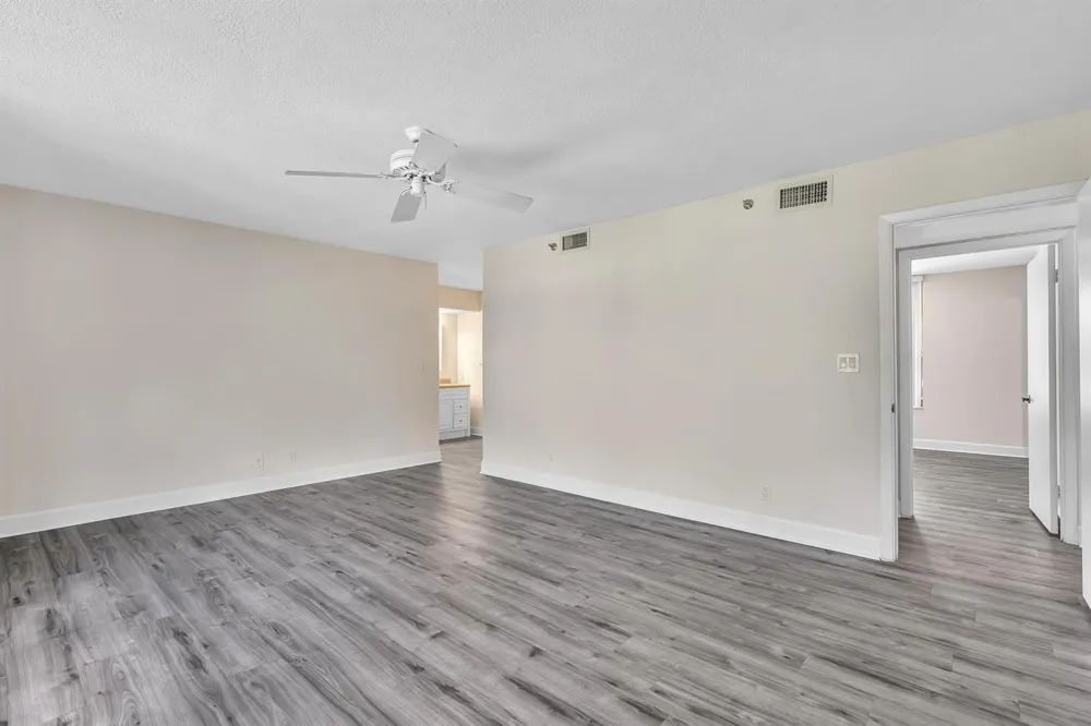 7564 REGENCY LAKE DRIVE #202 Boca Raton, FL 33433