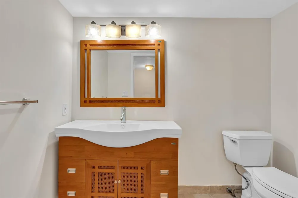 7564 REGENCY LAKE DRIVE #202 Boca Raton, FL 33433