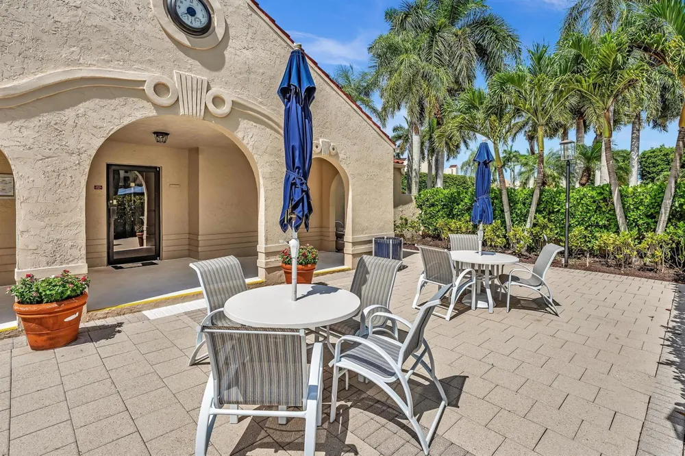 7564 REGENCY LAKE DRIVE #202 Boca Raton, FL 33433