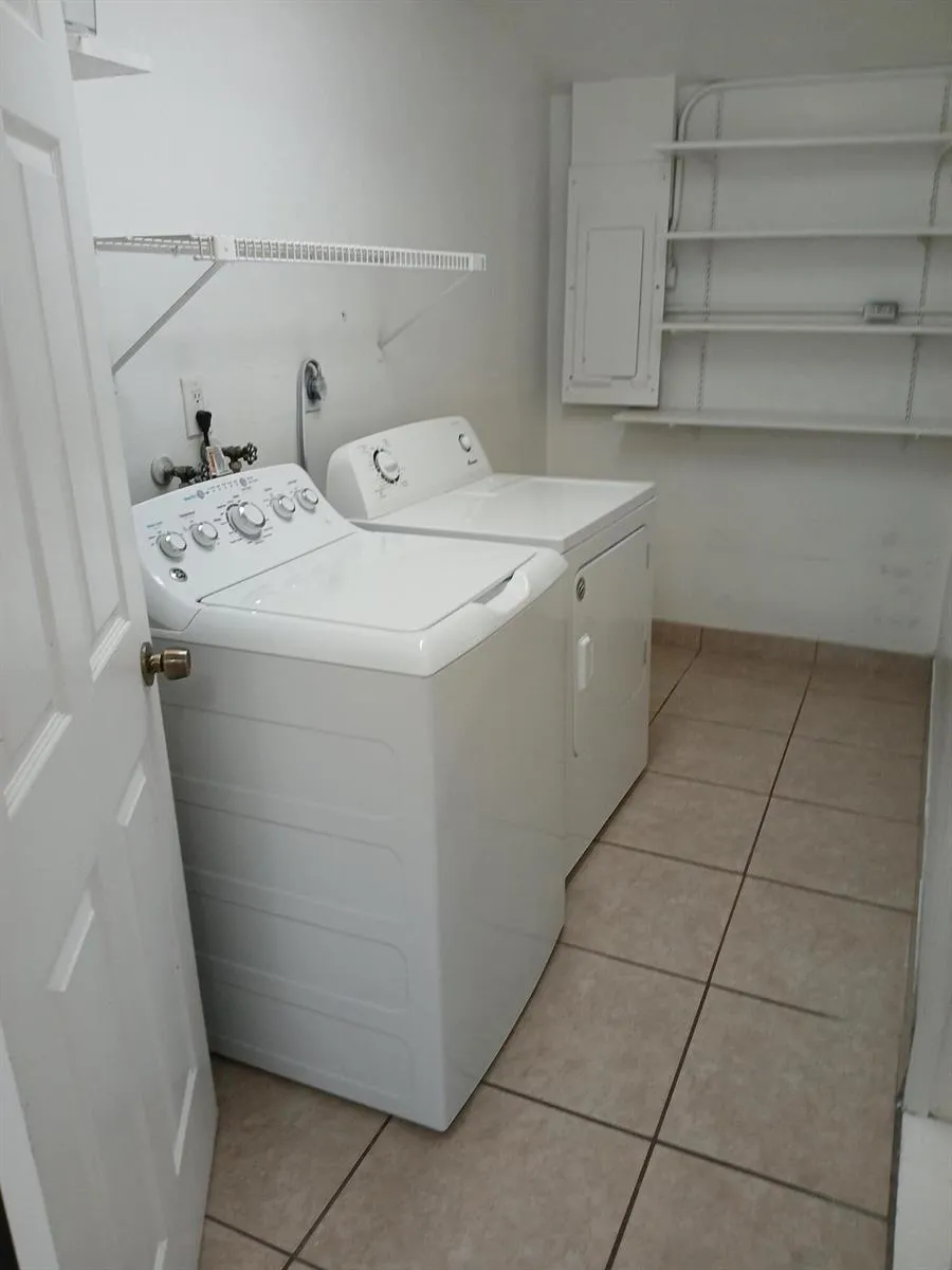 3853 VAN COTT CIRCLE West Palm Beach, FL 33403