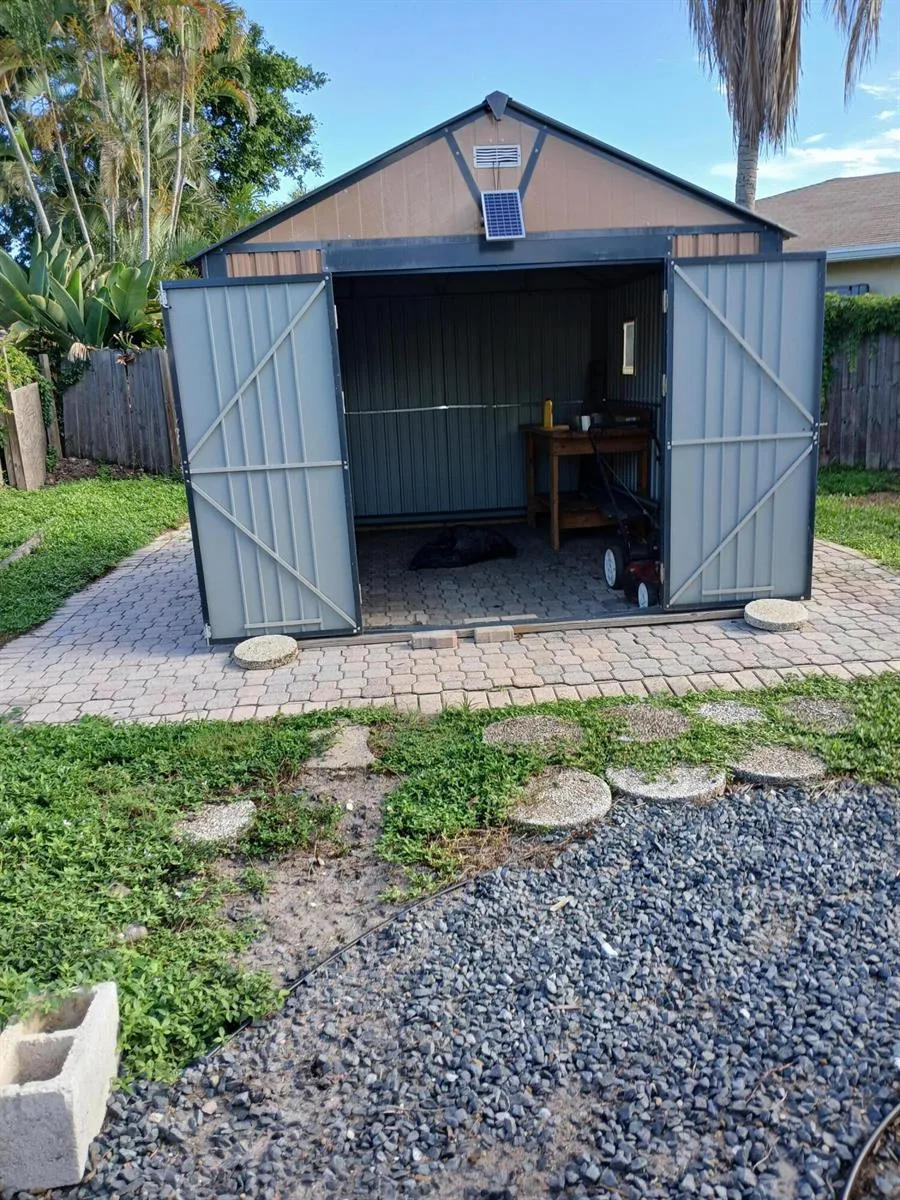 3853 VAN COTT CIRCLE West Palm Beach, FL 33403
