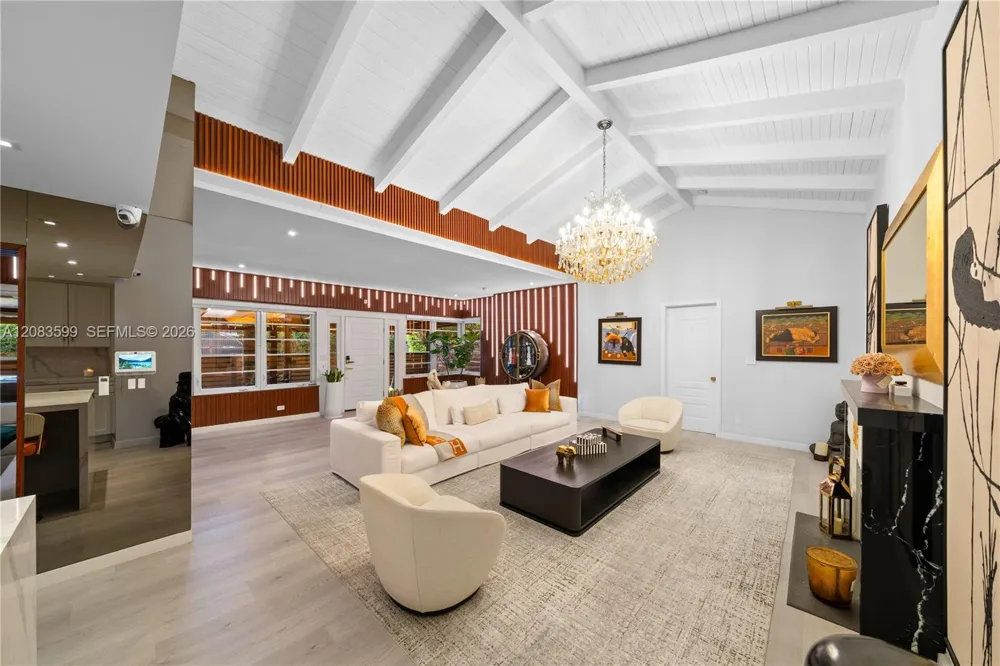 238 E San Marino Dr Miami Beach, FL 33139