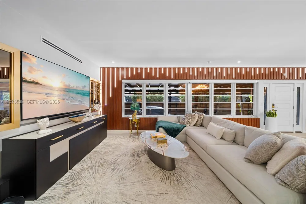 238 E San Marino Dr Miami Beach, FL 33139