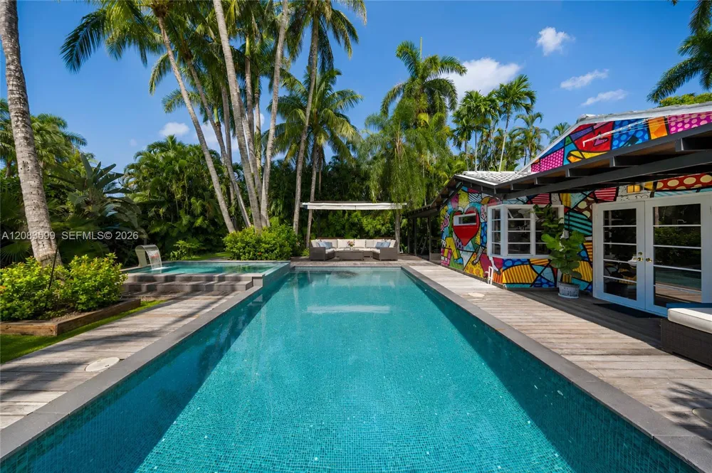 238 E San Marino Dr Miami Beach, FL 33139