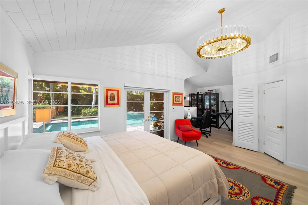 238 E San Marino Dr Miami Beach, FL 33139