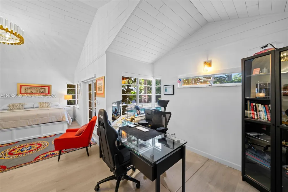 238 E San Marino Dr Miami Beach, FL 33139