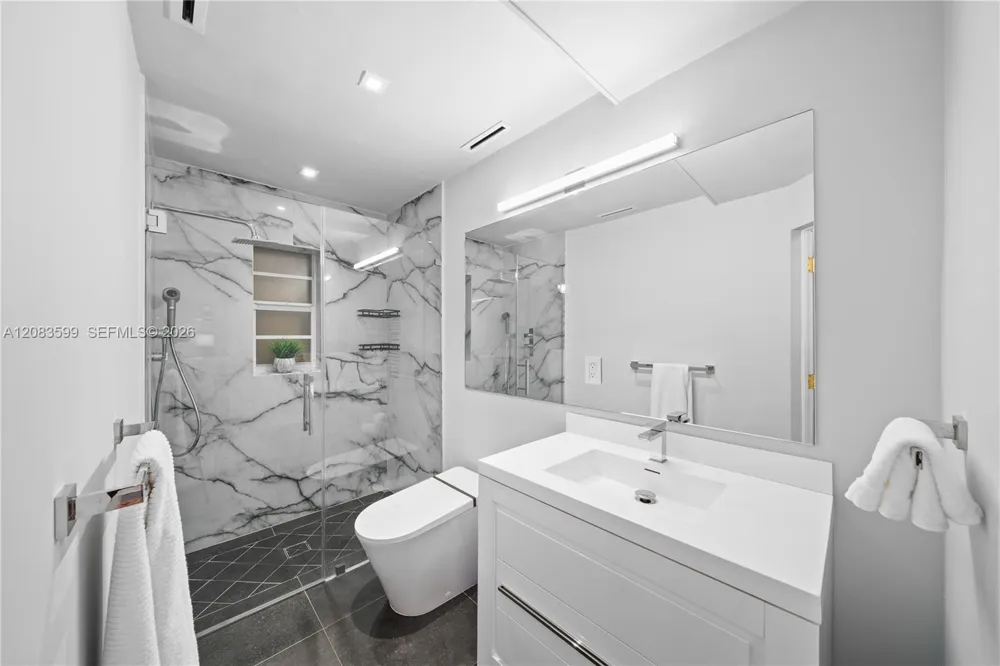 238 E San Marino Dr Miami Beach, FL 33139