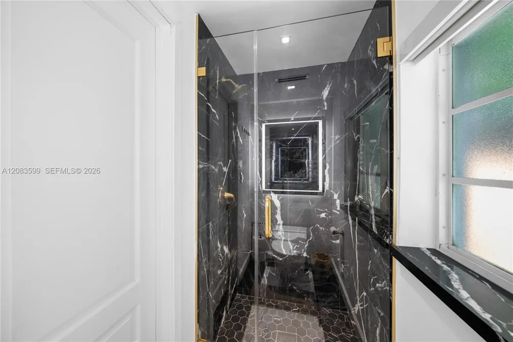 238 E San Marino Dr Miami Beach, FL 33139