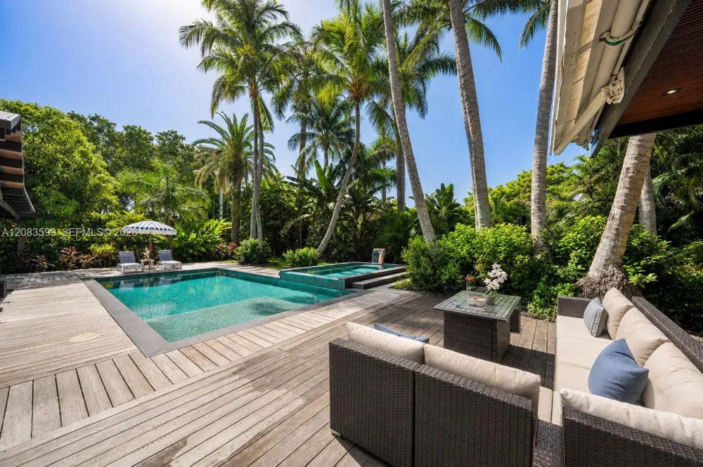 238 E San Marino Dr Miami Beach, FL 33139