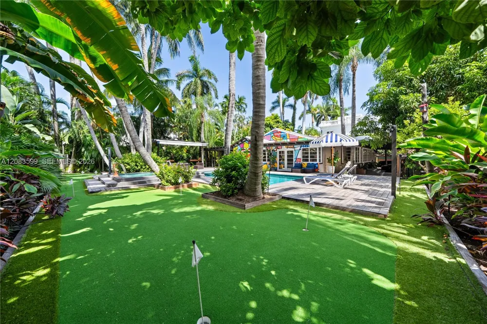 238 E San Marino Dr Miami Beach, FL 33139