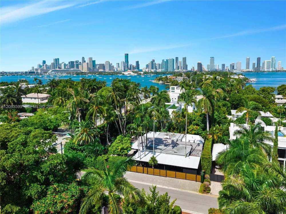 238 E San Marino Dr Miami Beach, FL 33139