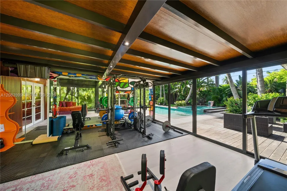 238 E San Marino Dr Miami Beach, FL 33139