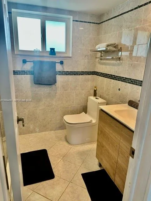 18901 NE 14th Ave #104 Miami, FL 33179