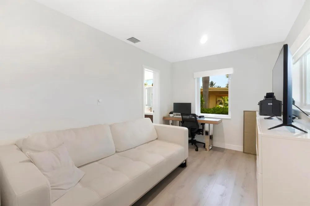 2012 NE 31ST AVENUE Fort Lauderdale, FL 33305