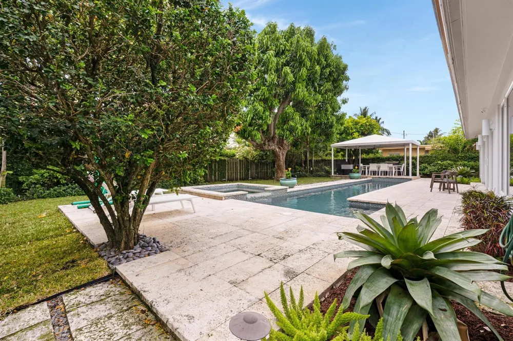 2012 NE 31ST AVENUE Fort Lauderdale, FL 33305