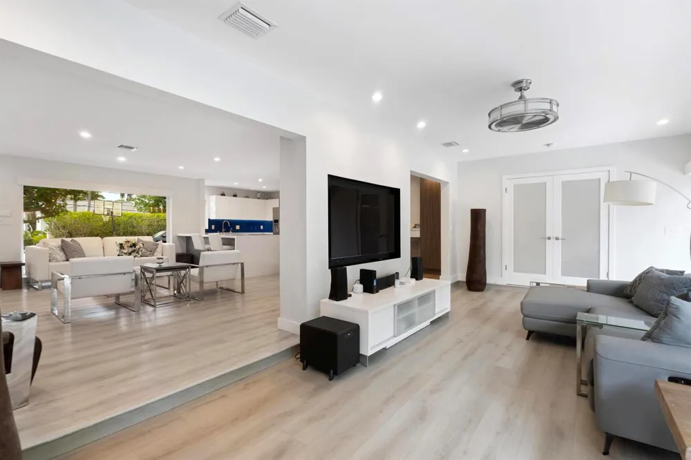 2012 NE 31ST AVENUE Fort Lauderdale, FL 33305