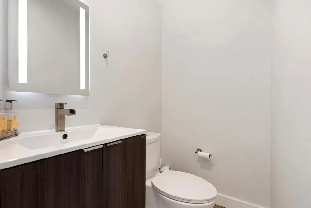 2012 NE 31ST AVENUE Fort Lauderdale, FL 33305