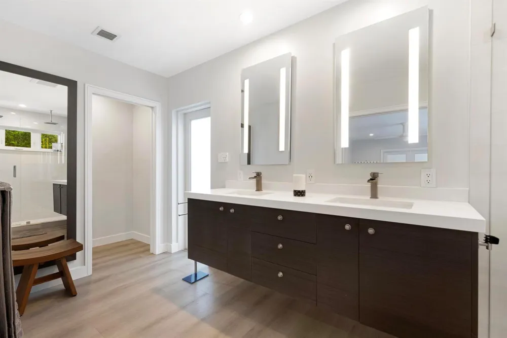 2012 NE 31ST AVENUE Fort Lauderdale, FL 33305