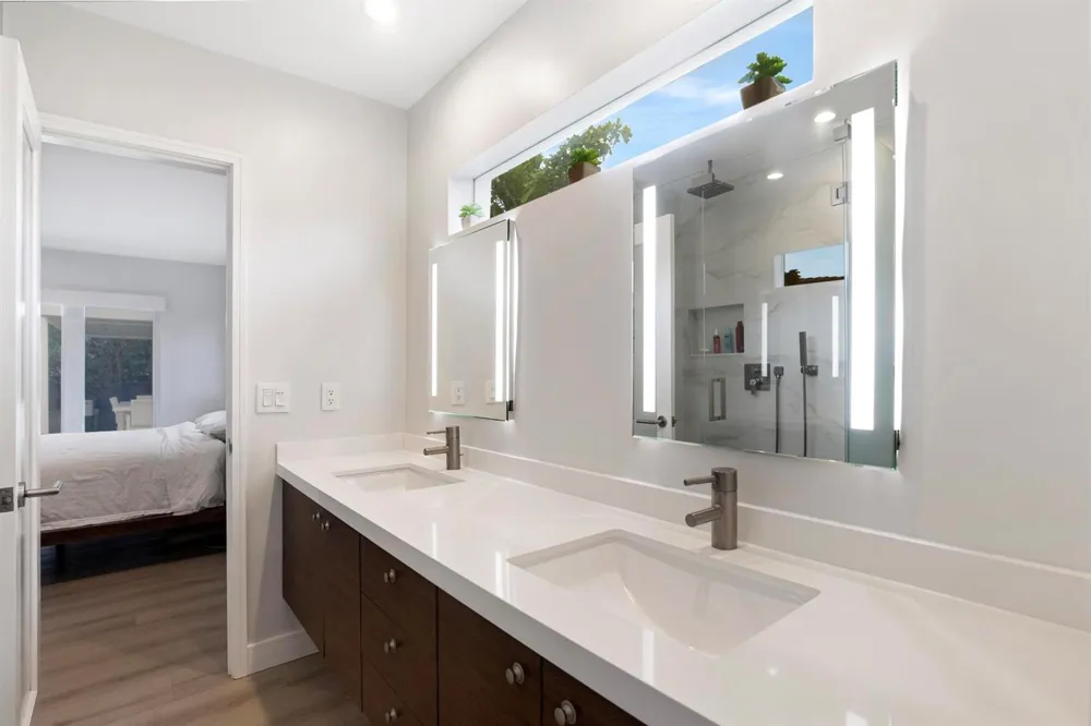 2012 NE 31ST AVENUE Fort Lauderdale, FL 33305