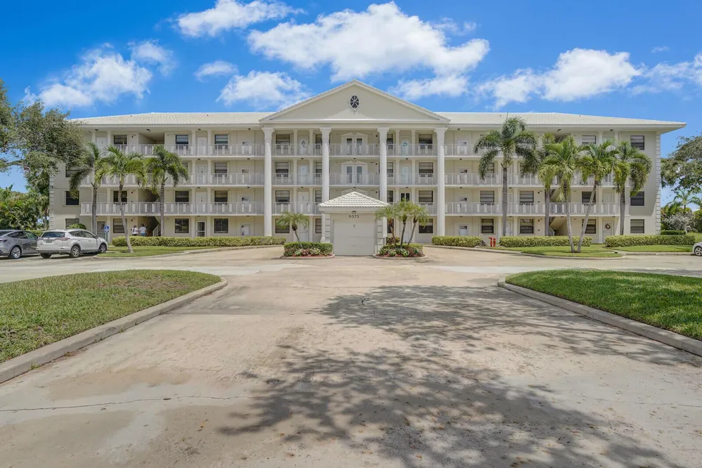 6073 BALBOA CIRCLE #105 Boca Raton, FL 33433