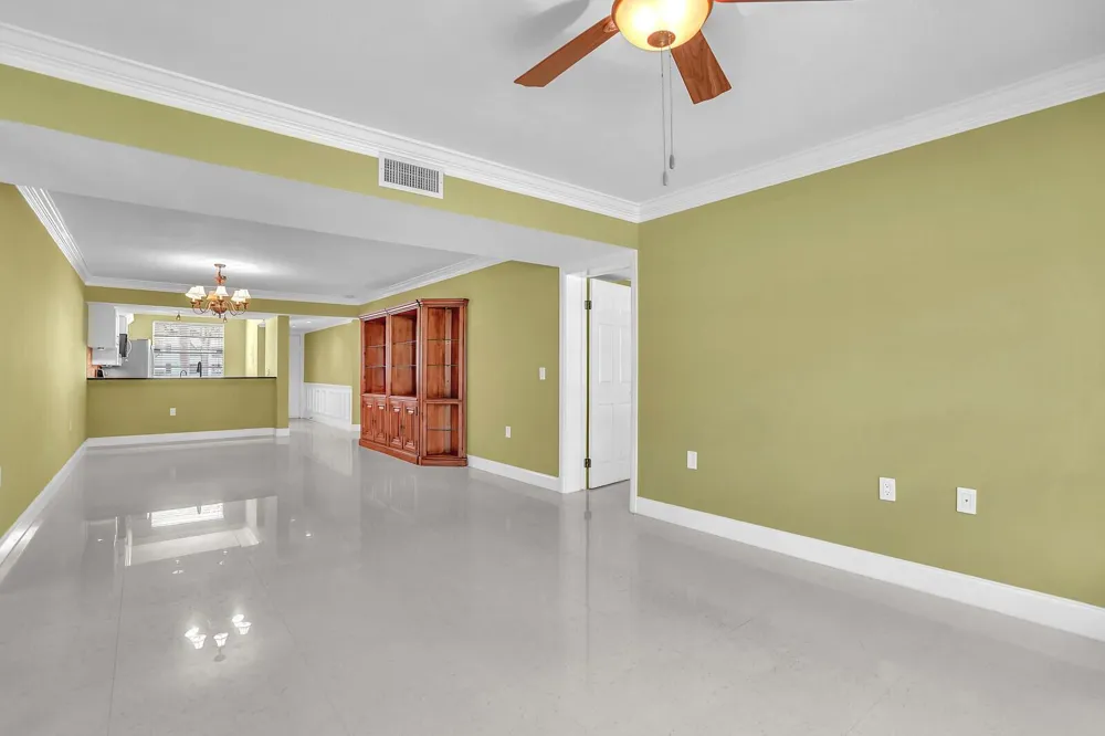 6073 BALBOA CIRCLE #105 Boca Raton, FL 33433