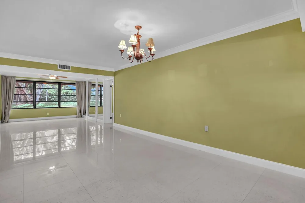 6073 BALBOA CIRCLE #105 Boca Raton, FL 33433