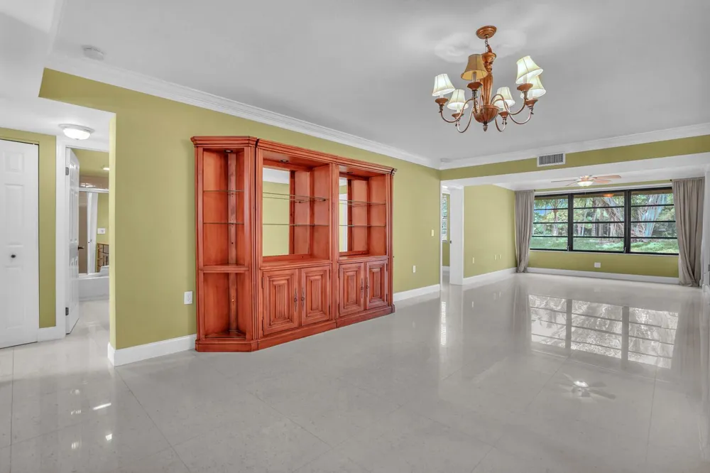 6073 BALBOA CIRCLE #105 Boca Raton, FL 33433