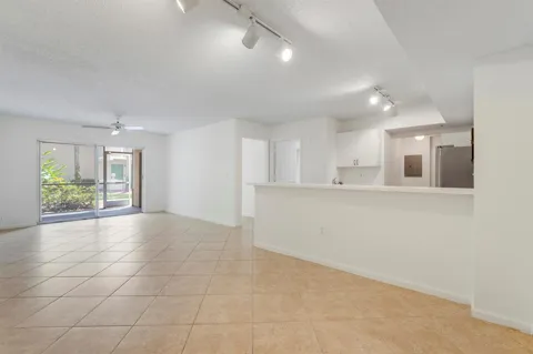 278 VILLAGE BOULEVARD #8106