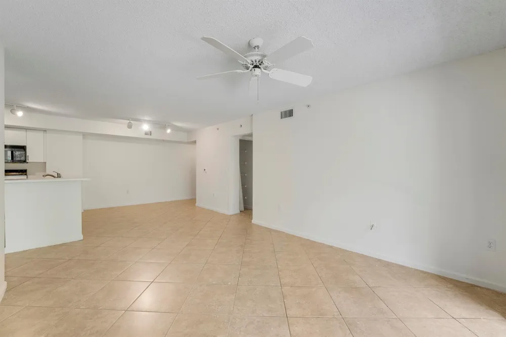 278 VILLAGE BOULEVARD #8106 Tequesta, FL 33469