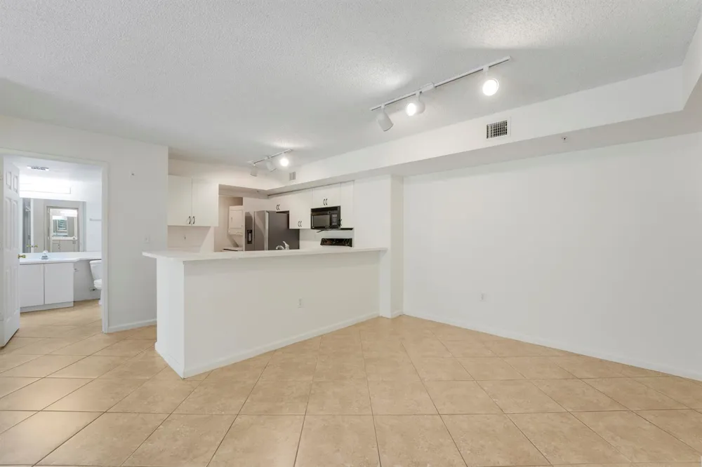 278 VILLAGE BOULEVARD #8106 Tequesta, FL 33469