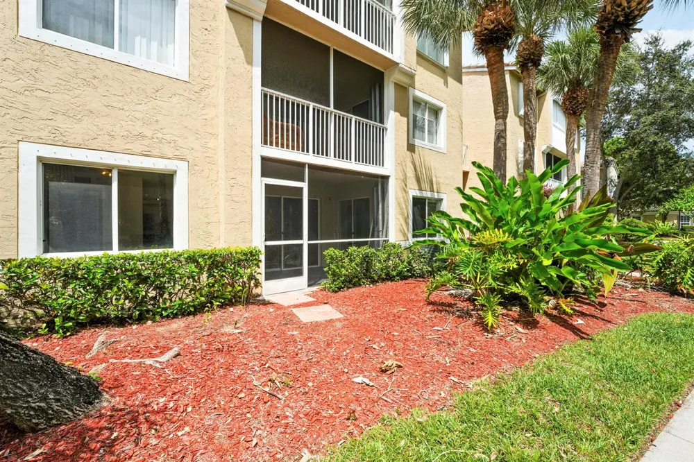 278 VILLAGE BOULEVARD #8106 Tequesta, FL 33469